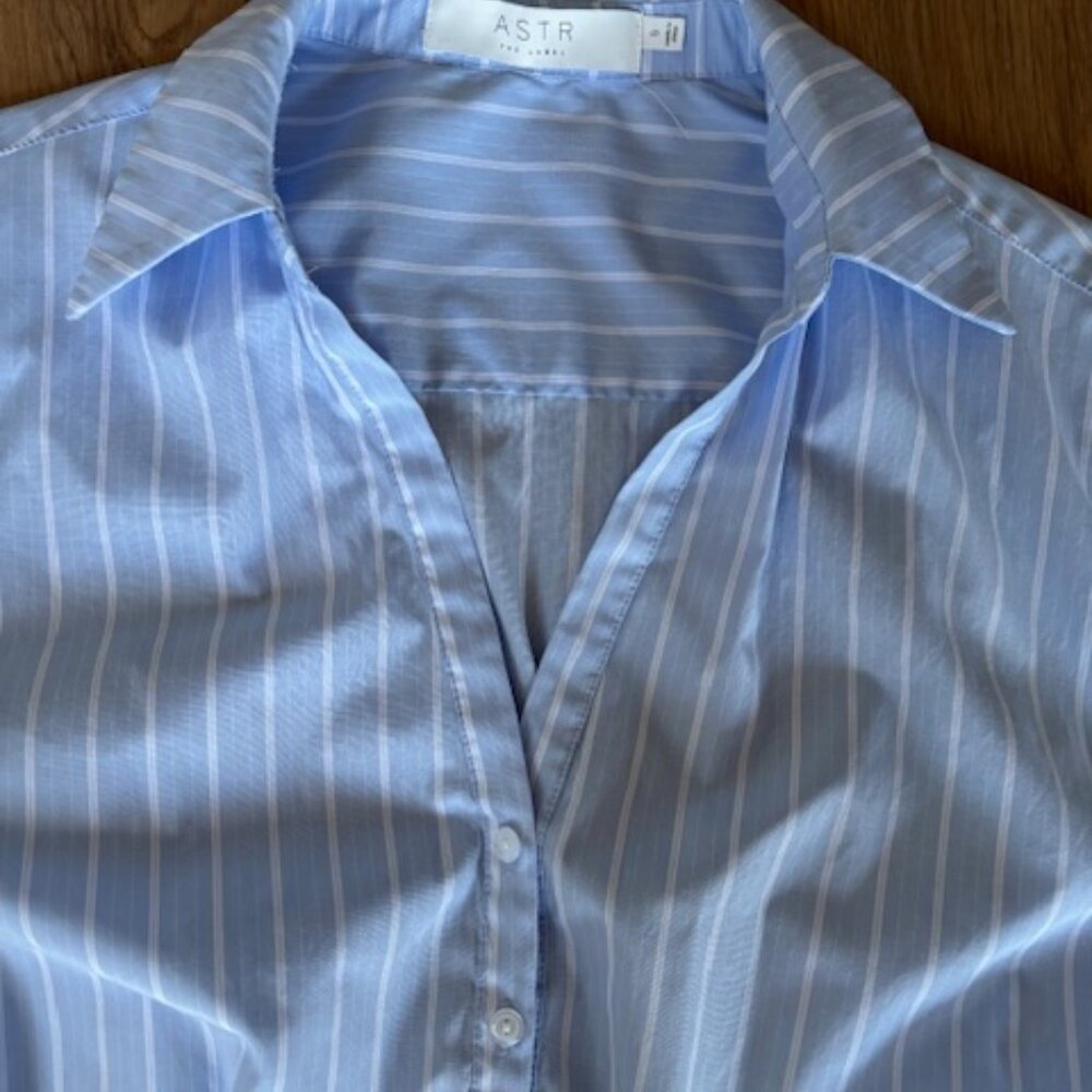 ASTR The Label Y2K Blue Stripe Long Sleeve Oversized Cropped Shirt EUC S - Picture 2 of 5